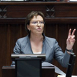 Ewa Kopacz zwalnia ekspertów, bo... nie utożsamiają się z pracą resortu