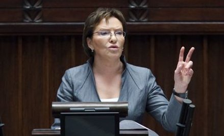 Ewa Kopacz zwalnia ekspertów, bo... nie utożsamiają się z pracą resortu
