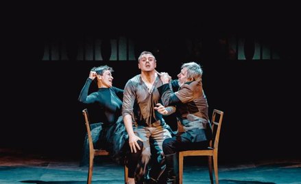 Danuta Stenka (Matka), Mateusz Rusin (Henryk) i Jerzy Radziwiłowicz (Ojciec) w „Ślubie” w Teatrze Na