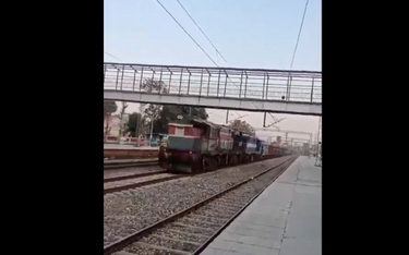 W Indiach pociąg jechał bez maszynisty z prędkością niemal 100 km/h
