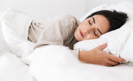 Eksperci są zgodni co do tego, że zdrowy, regenerujący sen jest kluczowy dla utrzymania układu serco