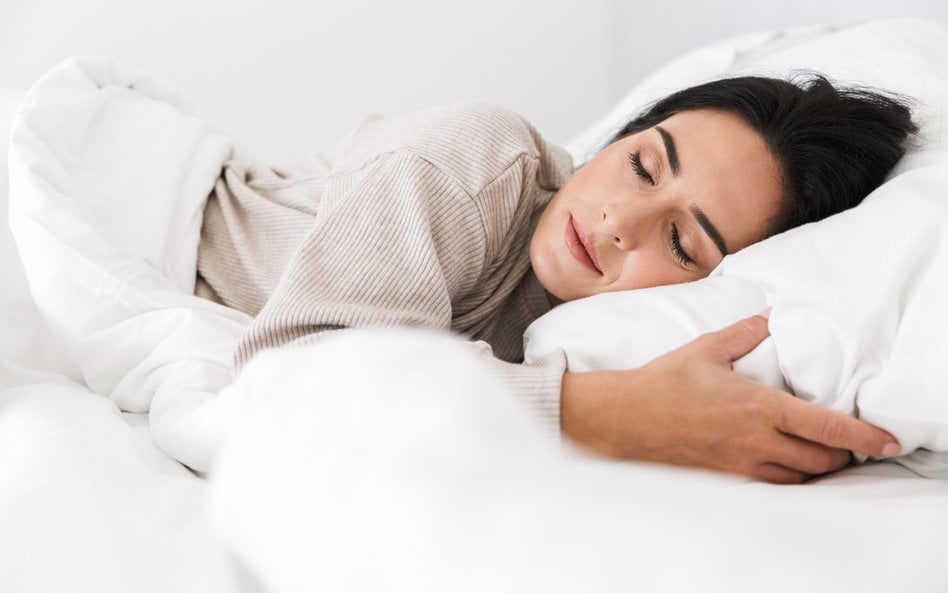 Eksperci są zgodni co do tego, że zdrowy, regenerujący sen jest kluczowy dla utrzymania układu serco