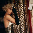 „C jako Madonna w garderobie, Bangkok”