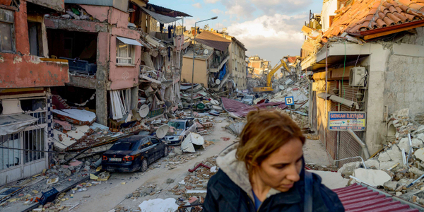 Trzęsienie ziemi zachwiało reżimem Erdogana