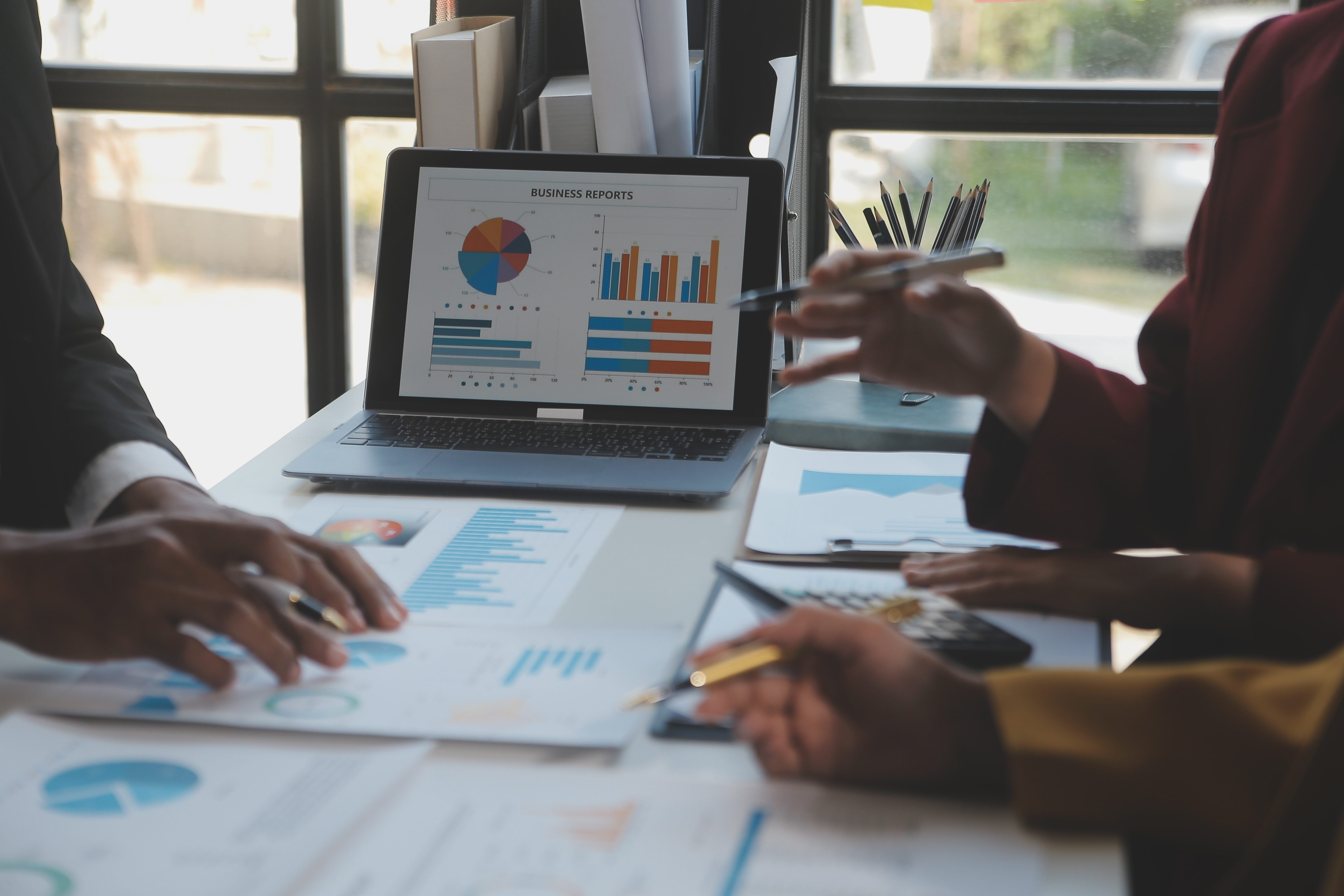 Insiders stay  active on the Warsaw floor