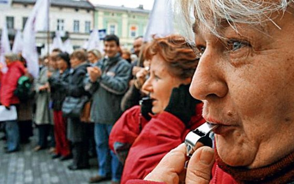 To Związek Nauczycielstwa Polskiego podsunął Lewicy propozycję dotyczącą emerytur. Na zdjęciu manife