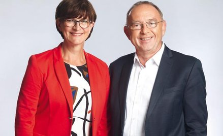 Dwoje współprzewodniczących Saskia Esken i Norbert Walter-Borjans zaproponowali SPD mocny skręt w le