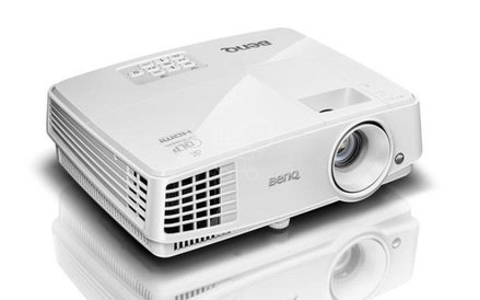 BenQ MW529 DLP, WXGA, 3300 ANSI (9H.JFD77.13E) kosztujący ok. 1800 zł;