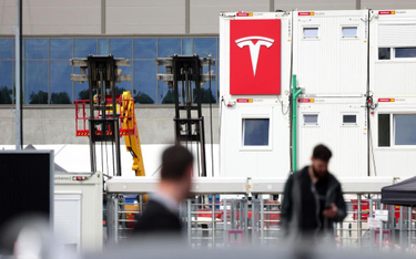 Tesla kompletuje załogę do zakładu pod Berlinem
