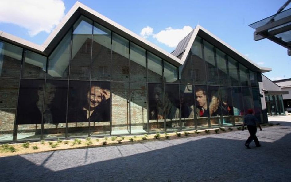 Grzegorz Klaman, instalacja "Kunst macht frei"