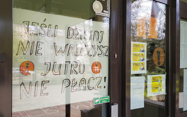 Sondaż: Polacy za nauczycielami, ale przeciw strajkom