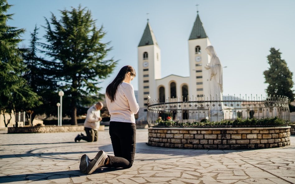 Medjugorie przyciąga miliony pielgrzymów. Jest położona w Bośni i Hercegowinie