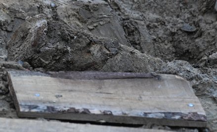 Niewybuch z czasów II wojny światowej znaleziono na terenie remontowanej linii tramwajowej