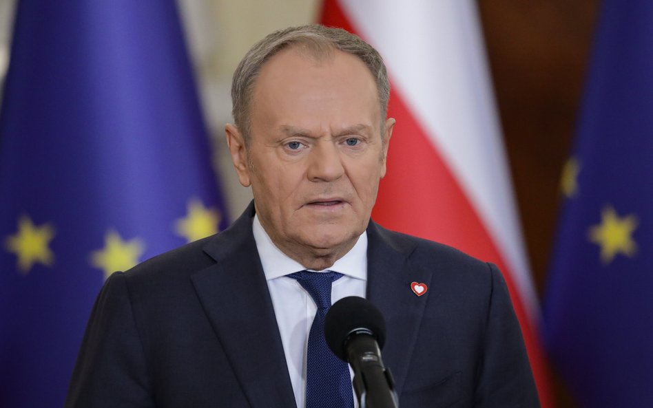 Premier Donald Tusk podczas konferencji prasowej w siedzibie Kancelarii Prezesa Rady Ministrów