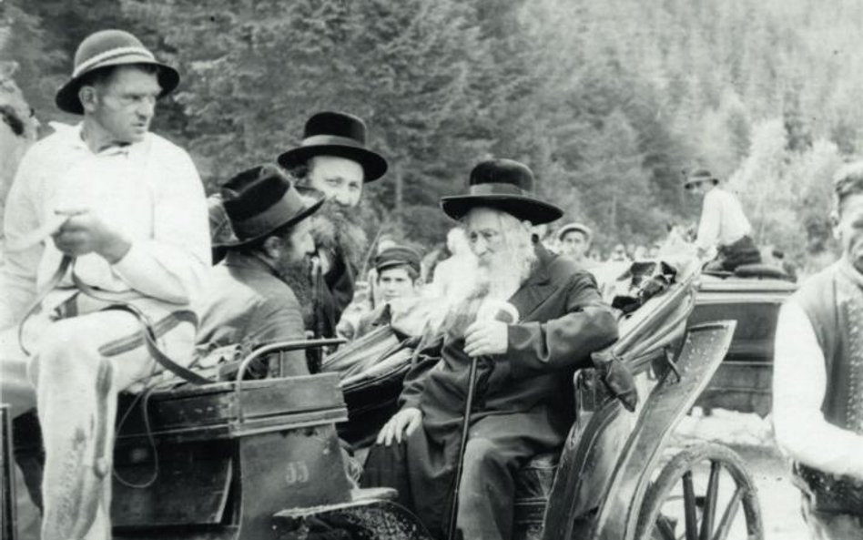 Cadyk Abraham Mordechaj Alter (1866 – 1948) z Góry Kalwarii podczas kuracji w Szczawnicy; zdjęcie sp