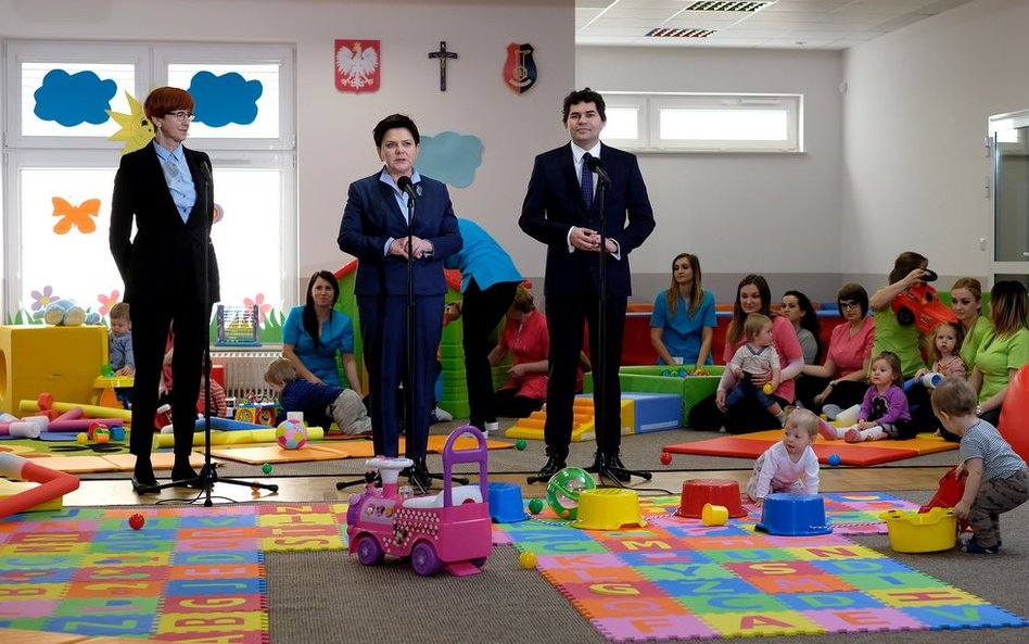 Premier Beata Szydło podczas otwarcia żłobka w Stalowej Woli