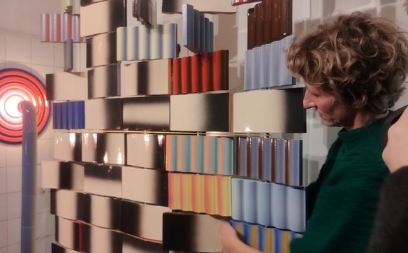 Instalacja ceramiczna studia designu Pani Jurek (prezentowana przez Craftica Gallery)