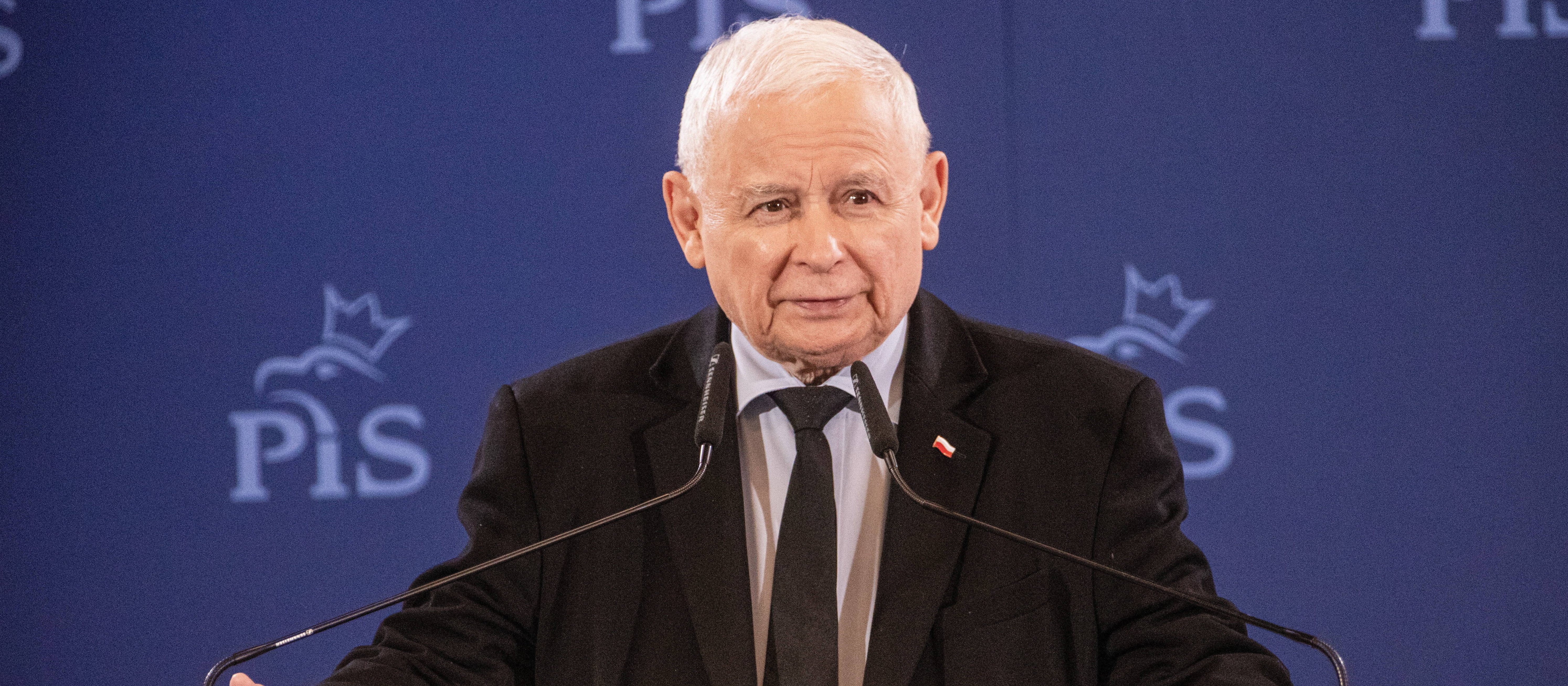 Zmiana na prowadzeniu w sondażu poparcia dla partii politycznych