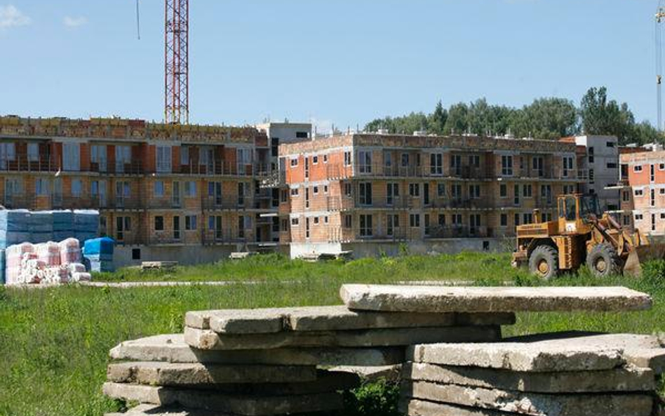 Deweloperzy z GPW zwiększają co prawda sprzedaż, jednak znacznie wolniej niż dotychczas