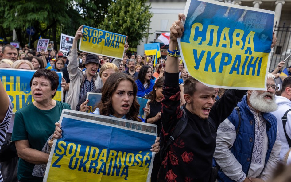 Demonstracja przed ambasadą Rosji w Warszawie