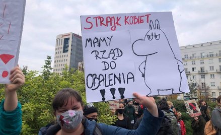 Sondaż: 70,7 proc. Polaków negatywnie o wyroku TK