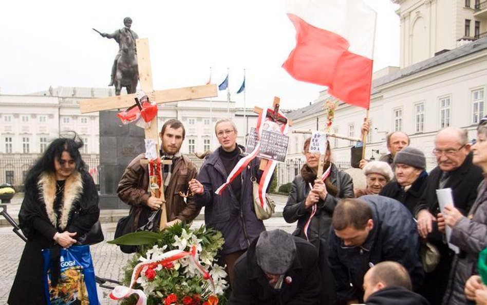 Młodzi mają dość kłótni o Smoleńsk