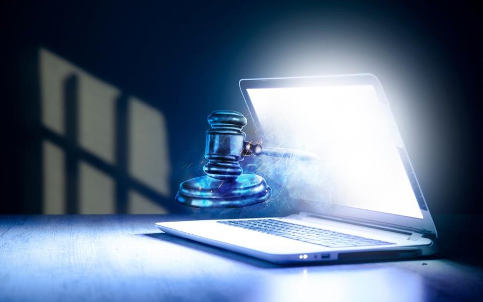 Koronawirus: proces online z publicznością