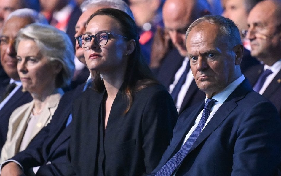 Konferencja na rzecz Odbudowy Ukrainy. Od lewej: przewodnicząca Komisji Europejskiej Ursula Von der 