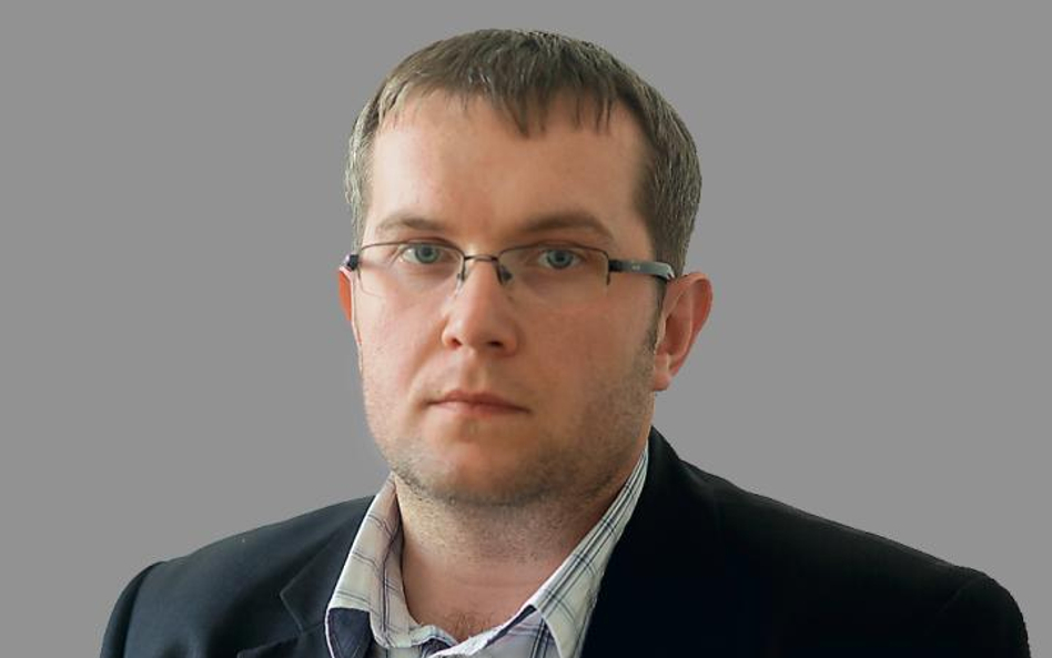 Dawid Błaszczyk, KBC Securities