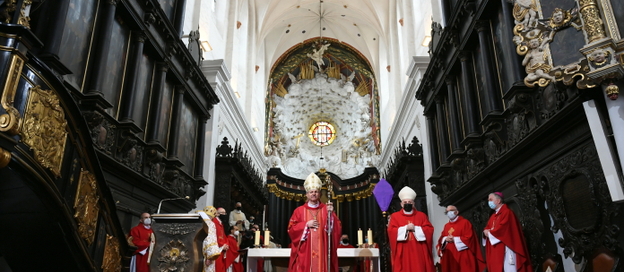 Abp Tadeusz Wojda podczas uroczystości kanonicznego objęcia Archidiecezji Gdańskiej