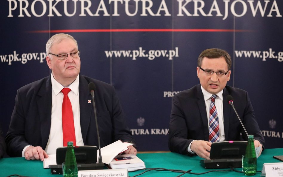 Minister sprawiedliwości prokurator generalny Zbigniew Ziobro (z prawej) i prokurator krajowy Bogdan