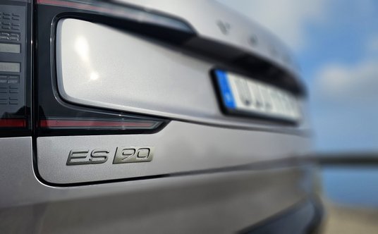 Volvo ES90