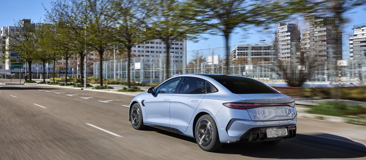 BYD traci tempo w Chinach. Rynek elektryków hamuje, a Geely wyprzedza lidera