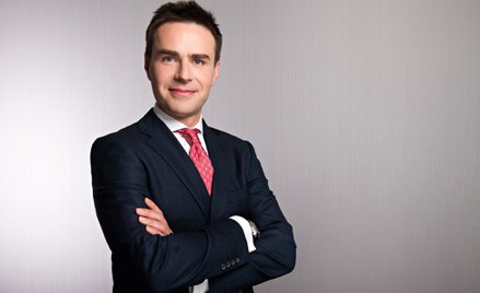 Rynek nerwowo wypatruje nowych kontraktów Mabionu. Kurs w dół