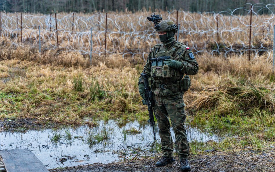 Gen. Arkadiusz Szkutnik, dowódca Wojskowego Zgrupowania Zadaniowego "Bezpieczne Podlasie" na granicy