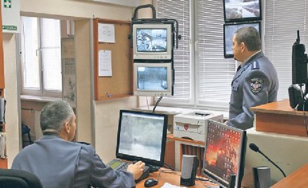 Zwolnienie policjanta z zajmowanego stanowiska służbowego, połączone z równoczesnym mianowaniem na i