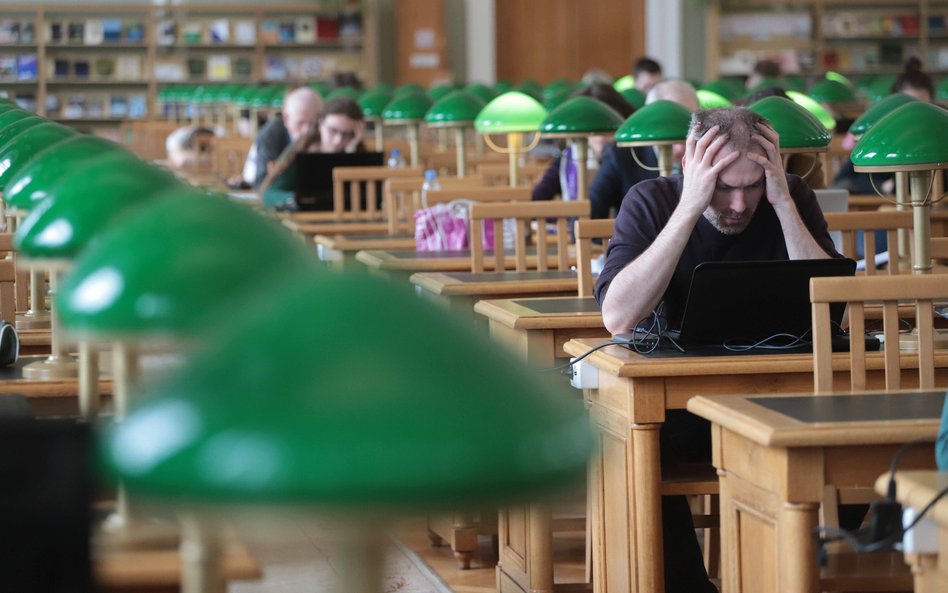 W ubiegłym miesiącu zaś pojawił się w parlamencie projekt ustawy o wyrzuceniu z bibliotek utworów pi