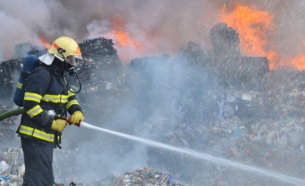 Pożar na największym niezorganizowanym wysypisku śmieci w Europie