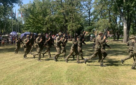 Na pikniku odbywają się też pokazy, prelekcje itp.