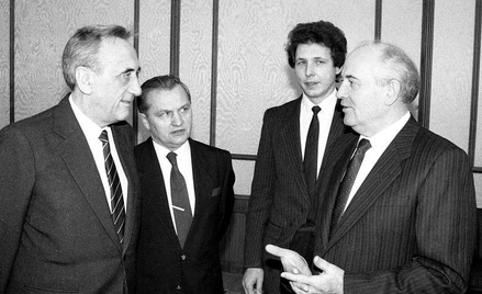 Spotkanie premiera Tadeusza Mazowieckiego z Michaiłem Gorbaczowem, do którego doszło 24 listopada 19