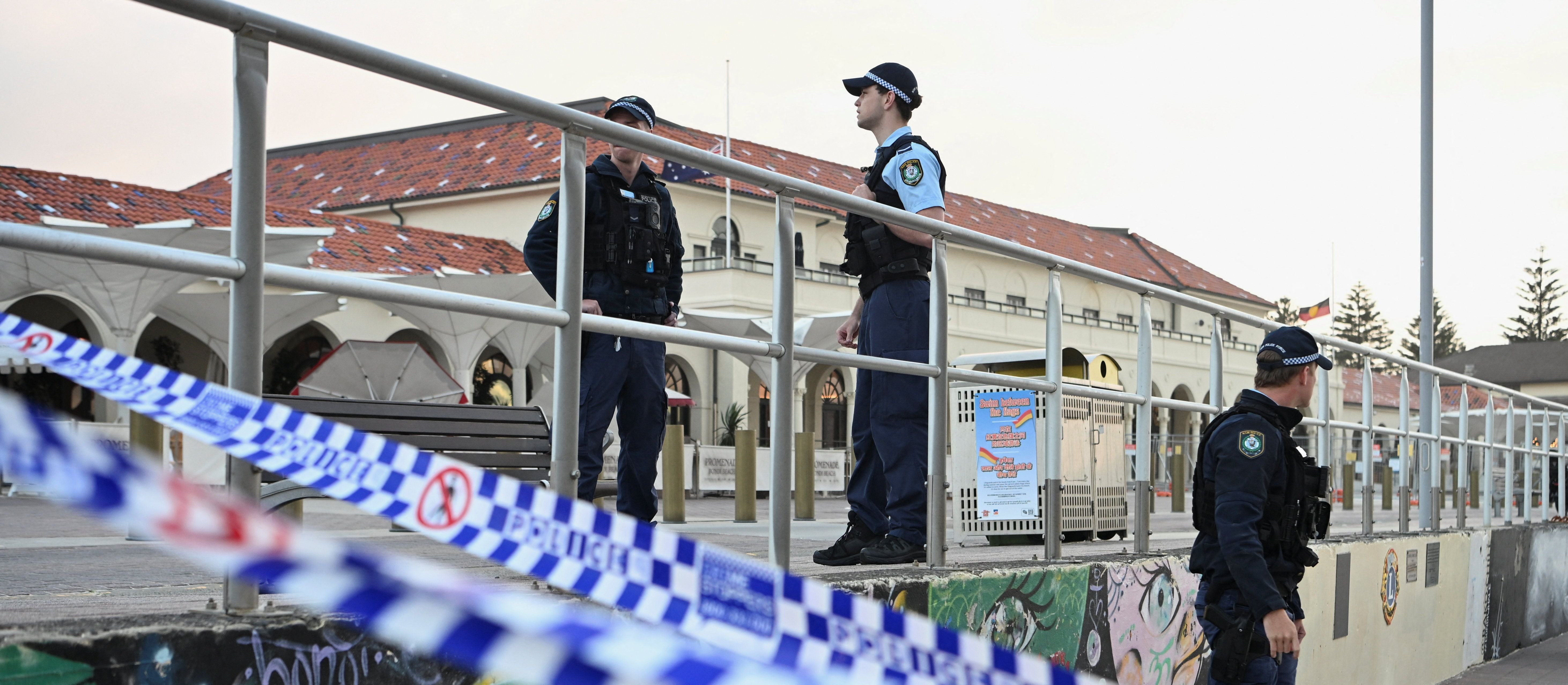 Nowe fakty o ataku na plaży Bondi. Napastnikami byli ojciec i syn