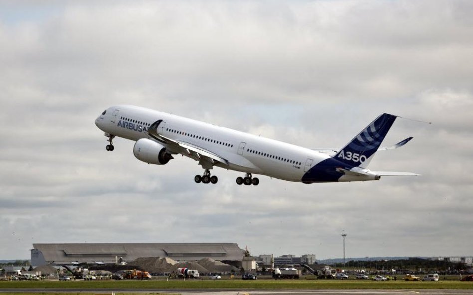 A350 zaczął latać z pasażerami