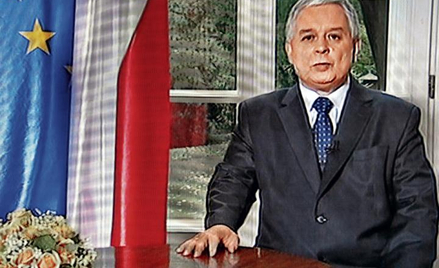 Gdy PO forsuje komercjalizację, a PiS się temu sprzeciwia, Lech Kaczyński woli zapytać o zdanie obyw