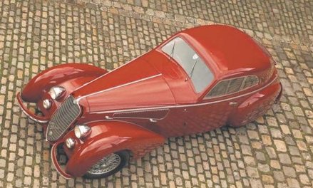 Nadwozie jest dziełem Carrozzeria Touring, zachwyca z każdej strony.