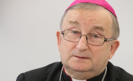 W poniedziałek informowaliśmy, że Episkopat Polski „zapomniał” ze swoich gremiów odwołać biskupa Ste