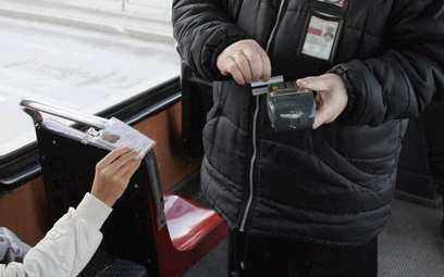 Podczas kontroli biletów często dochodzi do różnych scysji między kontrolerem a pasażerem