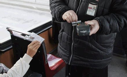 Podczas kontroli biletów często dochodzi do różnych scysji między kanarem?a pasażerem