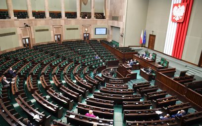 Sala sejmowa podczas pierwszego czytania nowelizacji prezydenta do "lex Tusk"