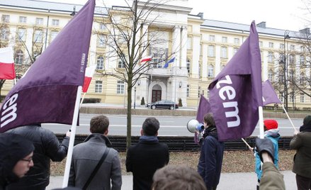 Sondaż: Partia Razem trzecią siłą w Warszawie