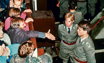 Mur Berliński - po drugiej stronie: film dokumentalny